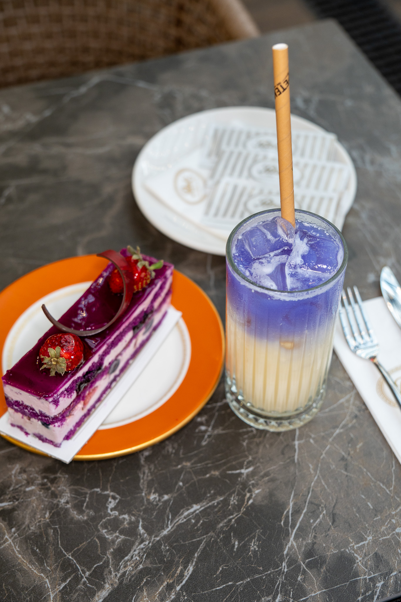 Petek Pastanesi: Ürün Çekimi ve Geleneksel Pastacılık Görsel Yönetimi